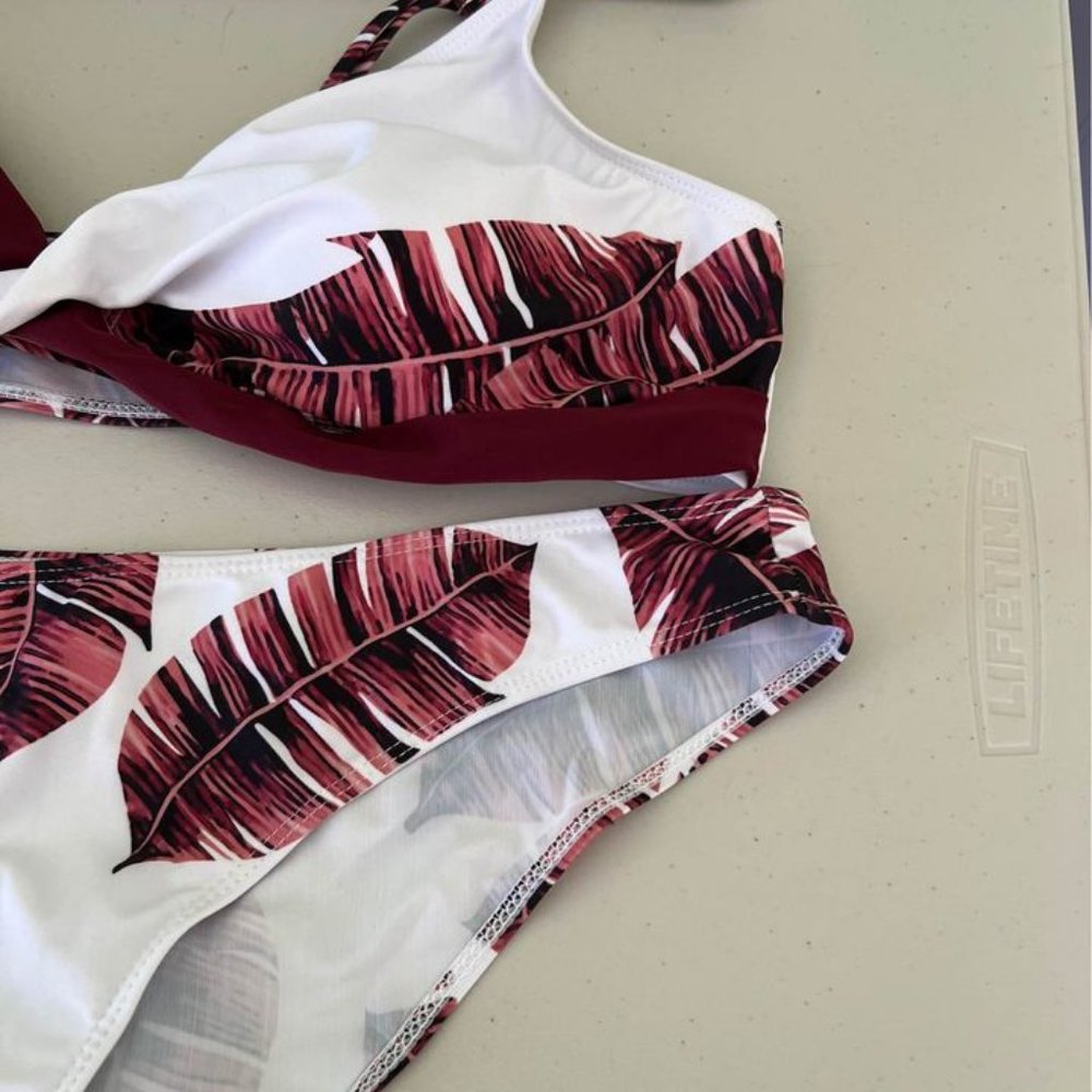 📦(SOLD)NEW CUTE MAROON & WHITE 2 PIECE BIKINI WOMAN'S XXL SWIMSUIT/BATHING SUIT - Picture 6 of 7